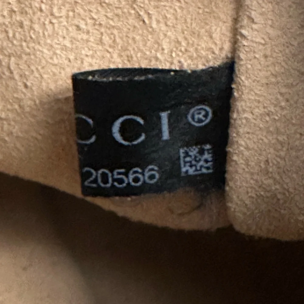 GUCCI Guccissima Small Signature Camera Bag - Picture 13 of 16